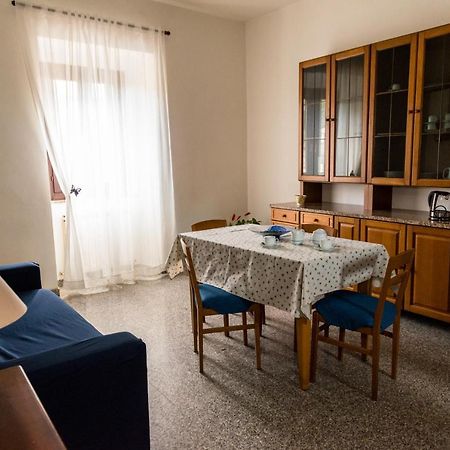 באסטיה אומברה Sulle Orme Di Francesco Appartamento Blu מראה חיצוני תמונה